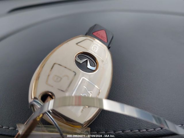 SJKCH5CP5HA033574 Infiniti Qx30 Premium