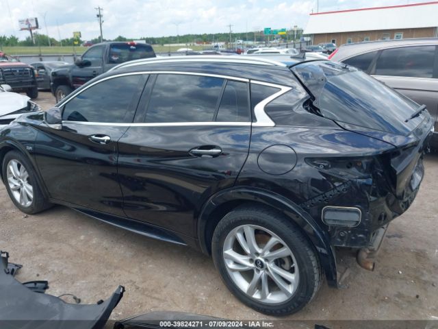 SJKCH5CP5HA033574 Infiniti Qx30 Premium