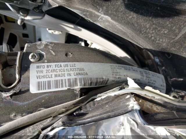 2C4RC1CG1LR237555 Chrysler Voyager Lx
