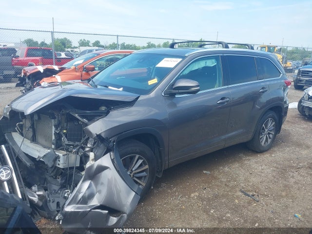 Toyota Highlander Xle 2018 5TDJZRFH4JS889184 Image 2