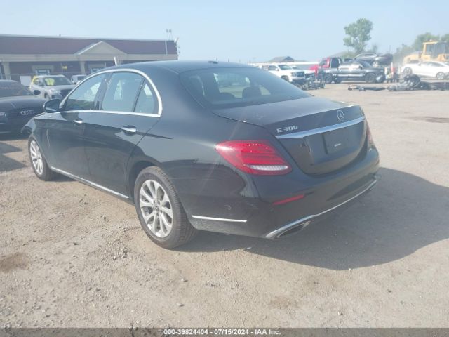 WDDZF4JB8HA232919 Mercedes-Benz E 300