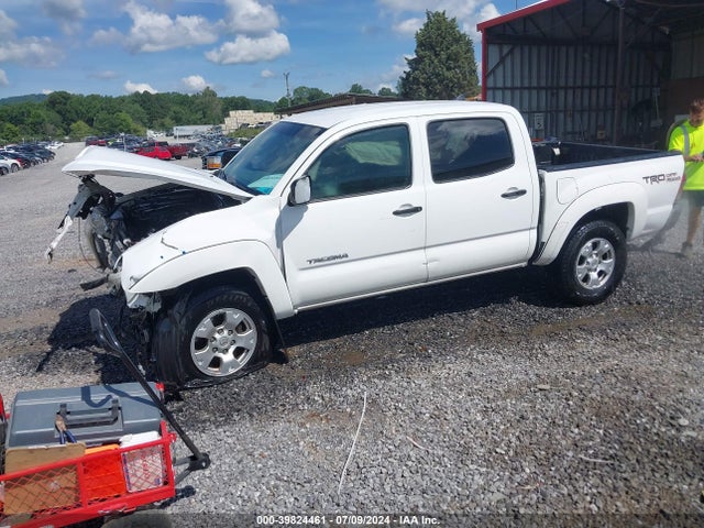 Toyota Tacoma Base V6 2015 5TFLU4EN6FX133732 Image 2