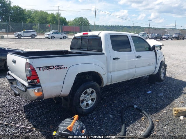 Toyota Tacoma Base V6 2015 5TFLU4EN6FX133732 Image 4