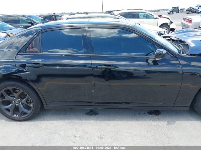 Chrysler 300 300s 2021 2C3CCABT5MH570843 Image 13