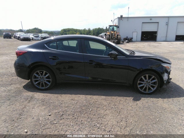 3MZBN1V33JM179407 Mazda Mazda3 Touring