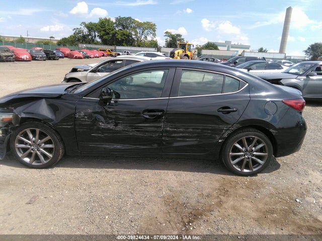 3MZBN1V33JM179407 Mazda Mazda3 Touring