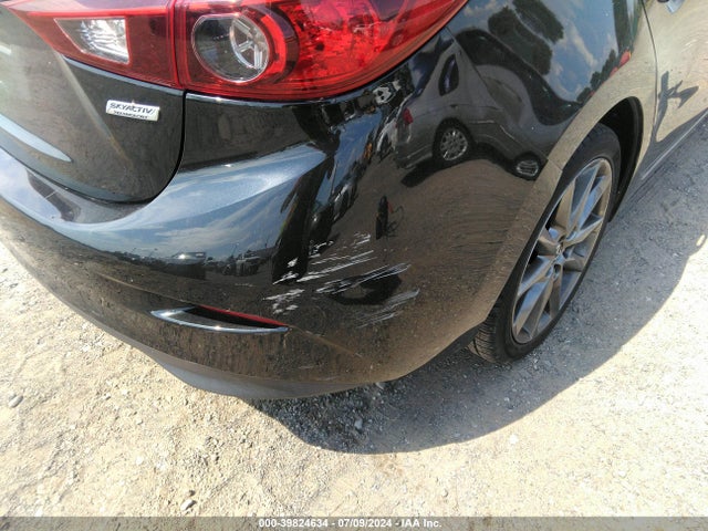 3MZBN1V33JM179407 Mazda Mazda3 Touring
