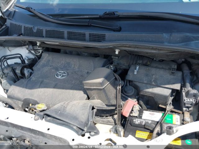 5TDYK3DC5FS669860 Toyota Sienna Xle Premium 8 Passenger