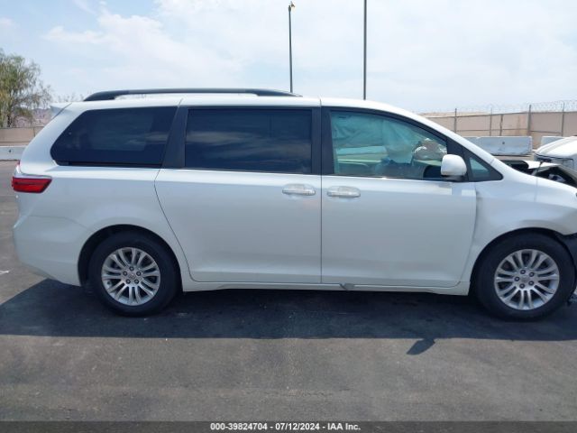 5TDYK3DC5FS669860 Toyota Sienna Xle Premium 8 Passenger