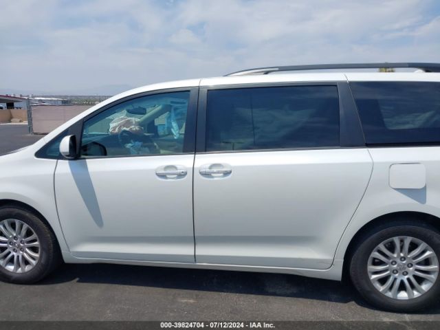 5TDYK3DC5FS669860 Toyota Sienna Xle Premium 8 Passenger