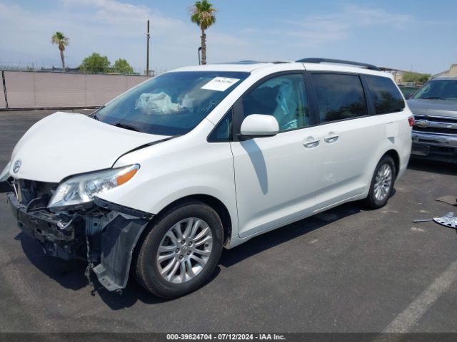 5TDYK3DC5FS669860 Toyota Sienna Xle Premium 8 Passenger