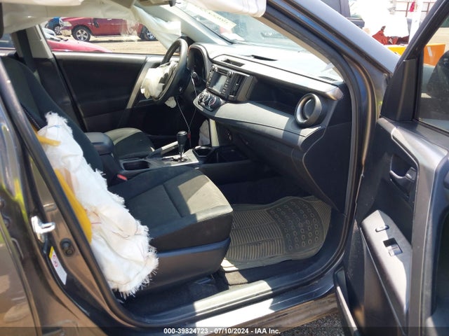 Toyota RAV4 LE 2017 JTMZFREV1HJ144645 Image 5