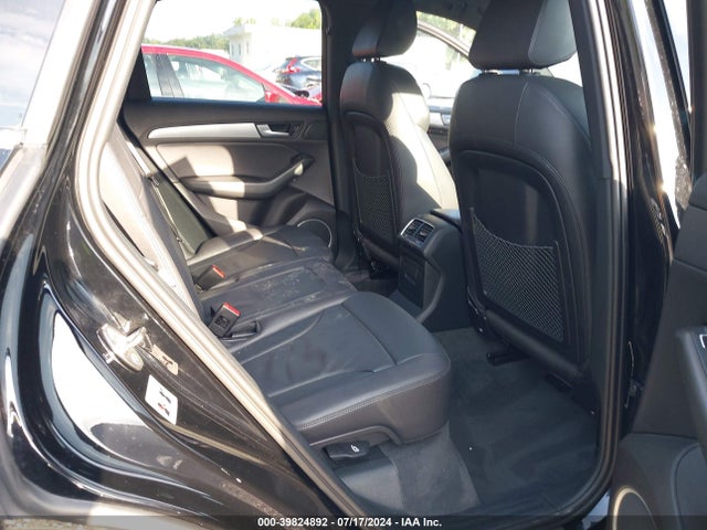Audi Q5 2.0t Premium 2017 WA1M2AFP4HA073510 Image 8