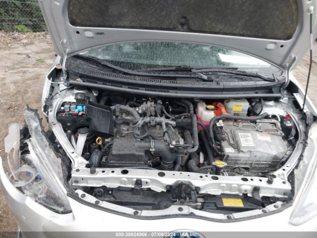 JTDKDTB38F1579814 Toyota Prius C Two
