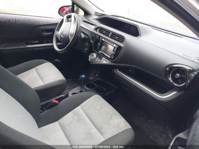 JTDKDTB38F1579814 Toyota Prius C Two