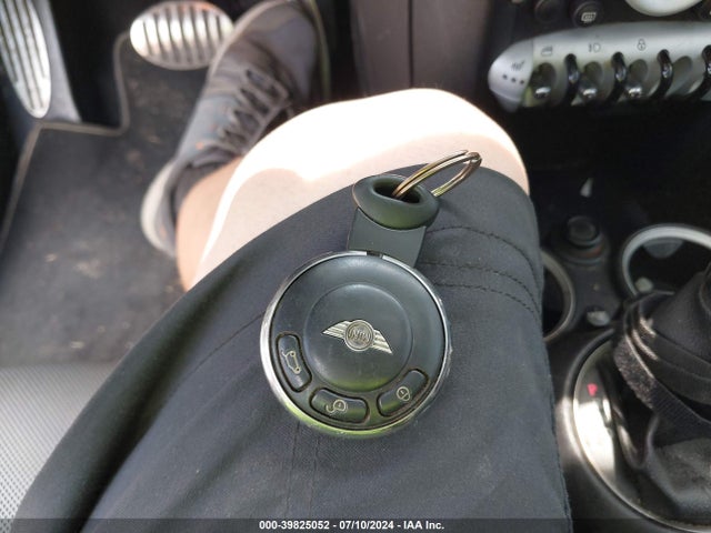 2008 MINI COOPER S WMWMF73598TV37103 Photo 10