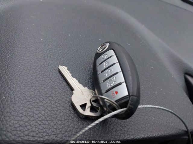 KNMAT2MV7HP590066 Nissan ROGUE SV