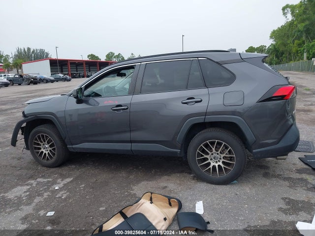 Toyota RAV4 LE 2019 2T3H1RFV4KW040975 Image 14