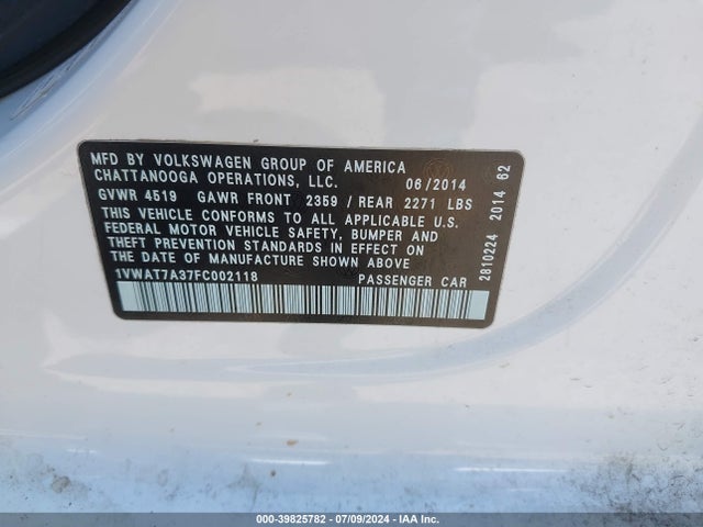1VWAT7A37FC002118 Volkswagen Passat 1.8t Wolfsburg Edition