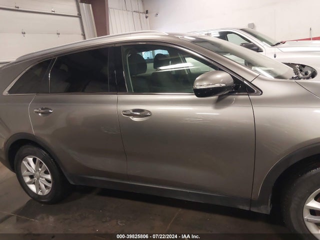 5XYPG4A38JG410373 KIA Sorento 2.4l Lx