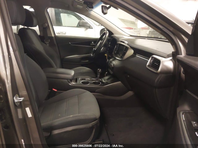 5XYPG4A38JG410373 KIA Sorento 2.4l Lx