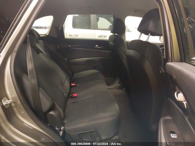5XYPG4A38JG410373 KIA Sorento 2.4l Lx