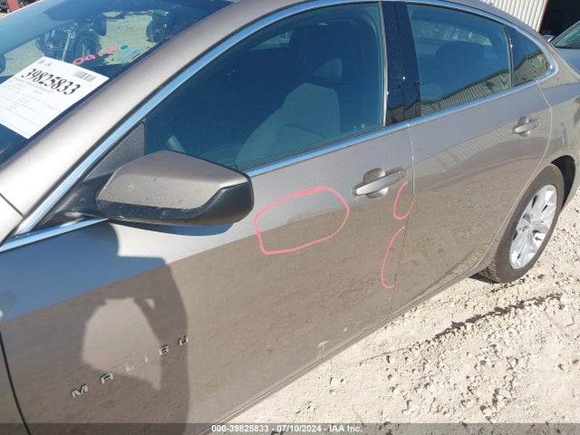 39825833 :رقم المزاد ، 1G1ZD5ST6NF139997 vin ، 2022 Chevrolet Malibu Fwd Lt مزاد بيع