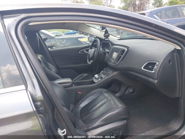 Chrysler 200 C 2015 1C3CCCCB7FN545387 Image 5