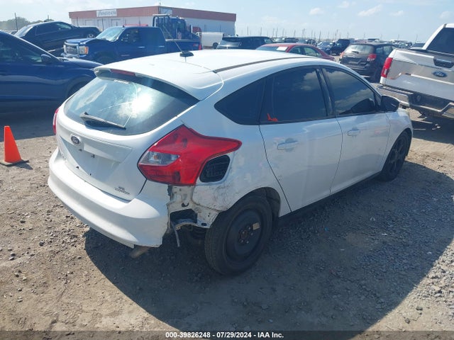 Ford FOCUS SE 2014 1FADP3K2XEL158323 Image 4