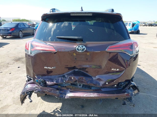 Toyota Rav4 Xle 2018 2T3WFREV8JW455841 Image 16