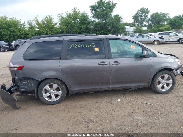 Toyota Sienna Le 8 Passenger 2017 5TDKZ3DC1HS809682 Image 14