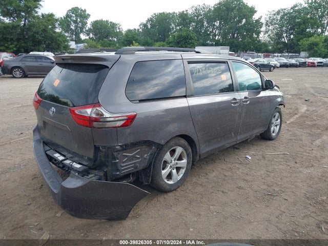 Toyota Sienna Le 8 Passenger 2017 5TDKZ3DC1HS809682 Image 4