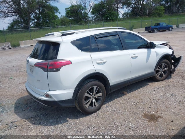 Toyota Rav4 Xle 2017 JTMWFREV4HD106795 Image 4