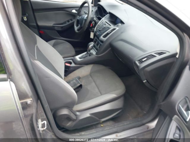 1FADP3F25EL318652 Ford FOCUS SE