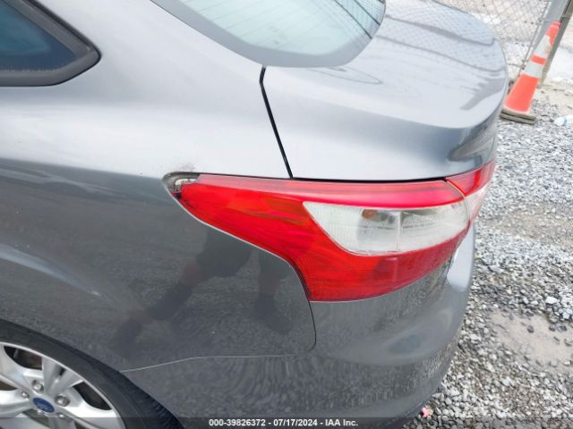 1FADP3F25EL318652 Ford FOCUS SE
