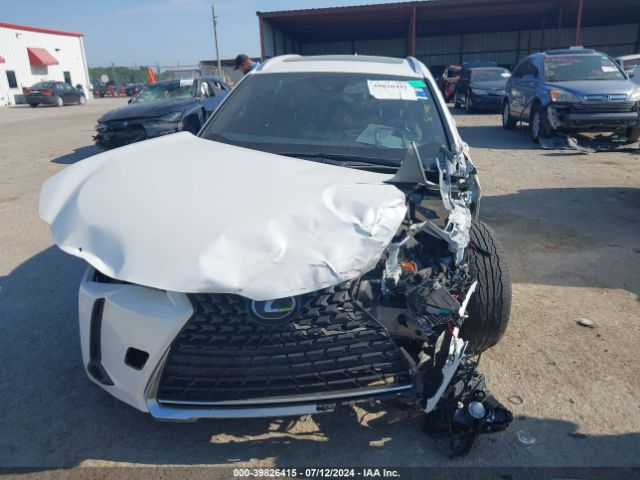 JTHX3JBH4L2024114 Lexus UX 200