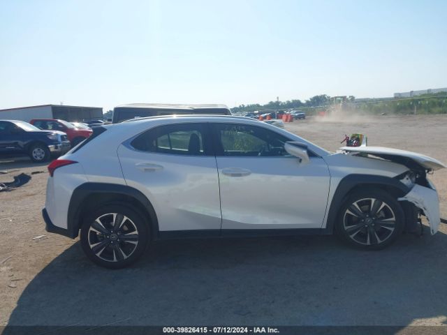 JTHX3JBH4L2024114 Lexus UX 200