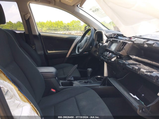 Toyota RAV4 LE 2017 JTMZFREV4HJ140766 Image 5