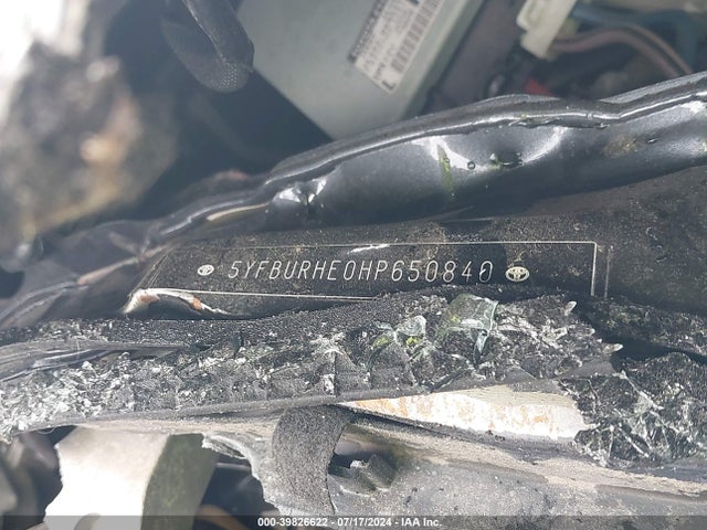 Toyota COROLLA LE 2017 5YFBURHE0HP650840 Image 9