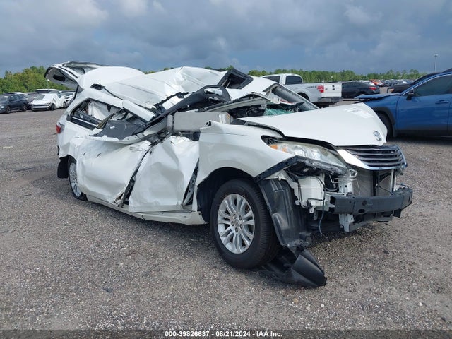 Toyota Sienna Xle 8 Passenger 2016 5TDYK3DC4GS748986 головне зображення