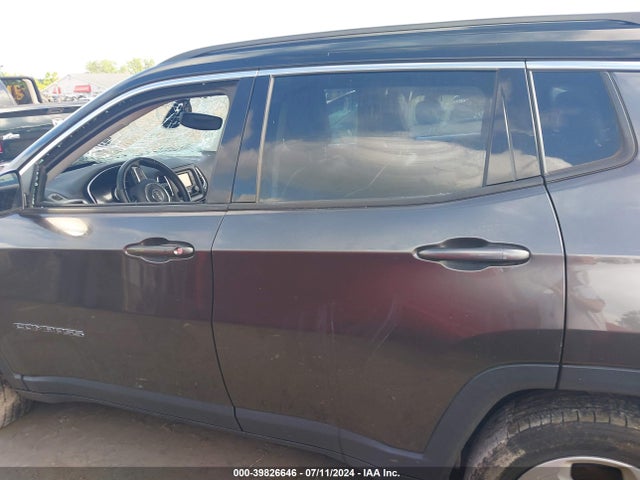 Jeep Compass Latitude 4x4 2018 3C4NJDBB6JT162227 Image 13