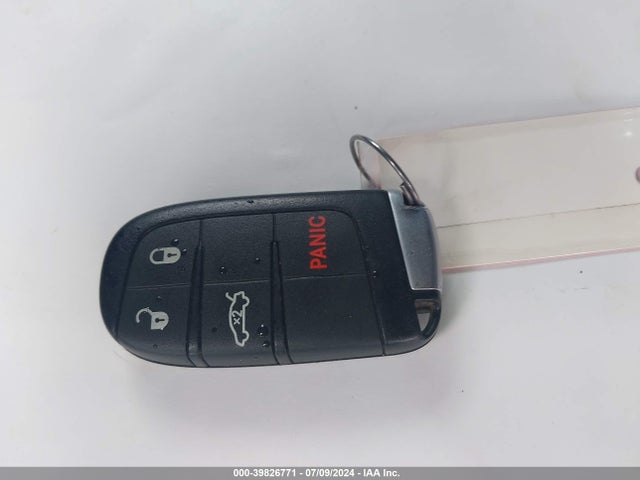 1C3CCCBBXFN751658 Chrysler 200 S