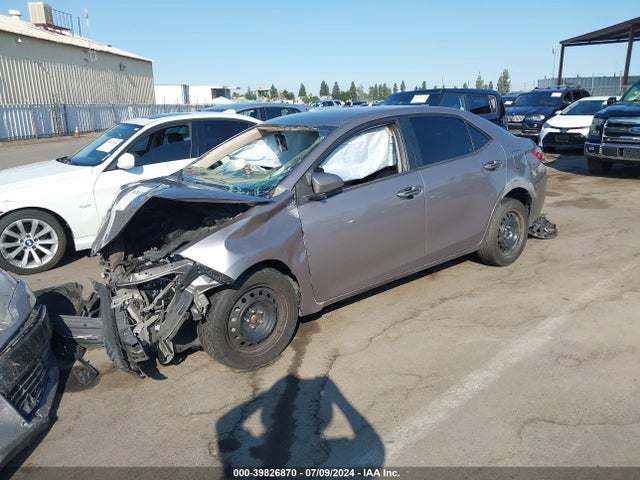 Toyota COROLLA LE 2016 5YFBURHE5GP448204 Image 2