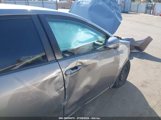 Toyota COROLLA LE 2016 5YFBURHE5GP448204 Image 6