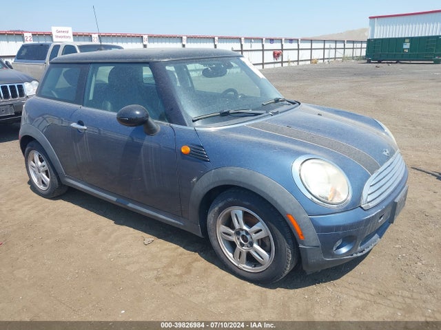 2009 MINI COOPER WMWMF33539TU75675 Photo 0