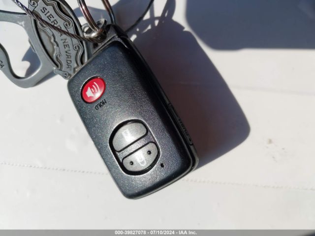 JTDZN3EU6EJ002228 Toyota Prius V Three