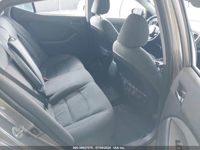 KIA Optima Lx 2015 5XXGM4A79FG456107 Image 8