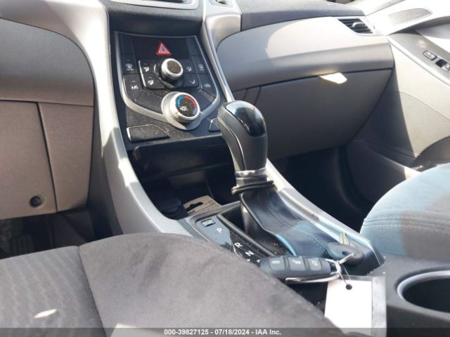 5NPDH4AE8GH771069 Hyundai ELANTRA SE