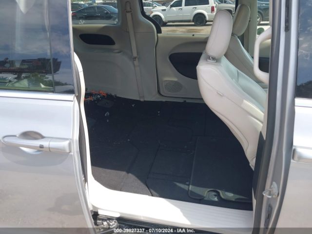 2C4RC1DG4MR521133 Chrysler Voyager Lxi