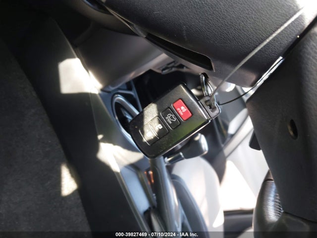 Toyota Rav4 Limited 2017 JTMDFREV9HD203711 Image 11
